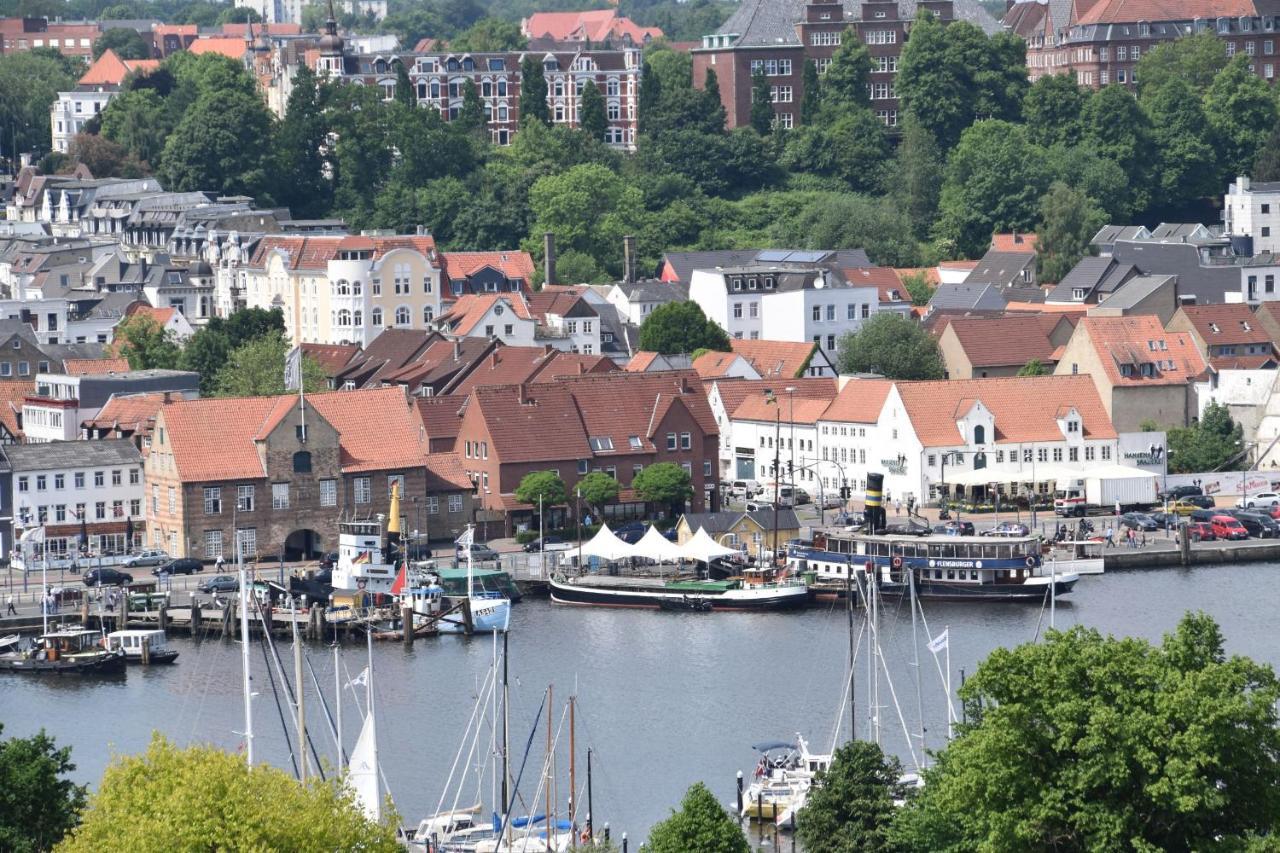 Fewo1846 - Bellevue - Sonnige 2-Zimmer-Wohnung Mit Balkon Und Hafenblick Фленсбург Экстерьер фото
